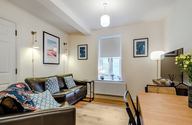 2 bedroom accommodation in Lechlade, The Cotswolds