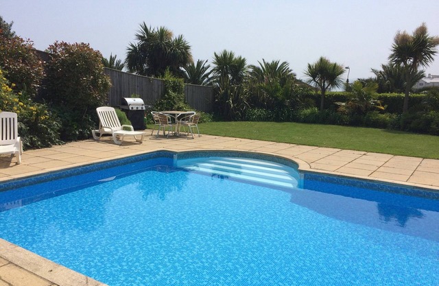 2 bedroom accommodation in Paignton