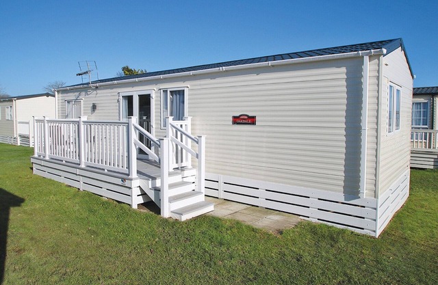 2 bedroom accommodation in St. Leonards, Ringwood