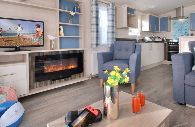 2 bedroom accommodation in St. Leonards, Ringwood