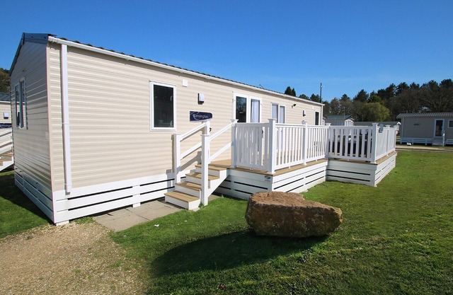 2 bedroom accommodation in St. Leonards, Ringwood