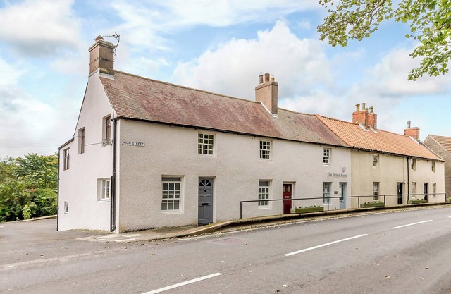 2 bedroom accommodation in Belford