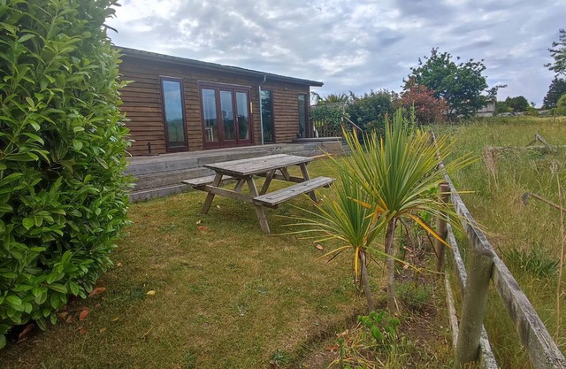 2 bedroom accommodation in Cockwood Harbour, Nr Dawlish