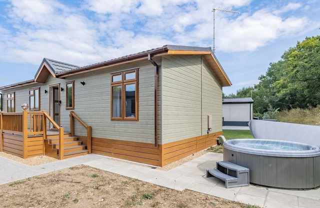 2 bedroom accommodation in Yaxham, Dereham