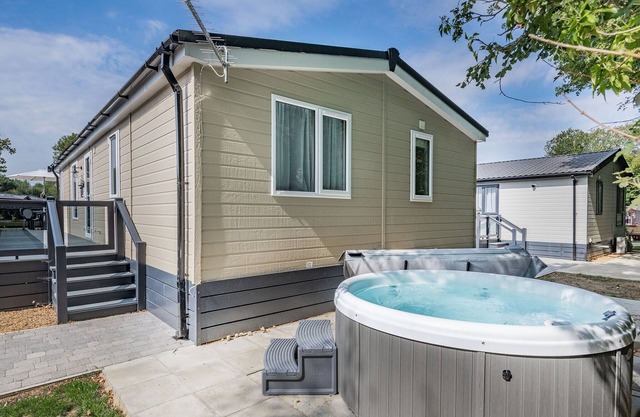 2 bedroom accommodation in Yaxham, Dereham