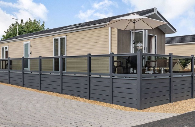2 bedroom accommodation in Yaxham, Dereham