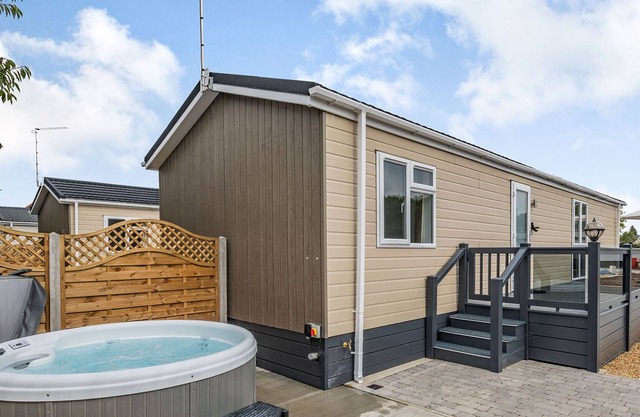 2 bedroom accommodation in Yaxham, Dereham