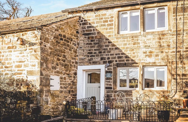 Lodge Farm Cottage provides a country style stay with its original stone walls and oak beams.