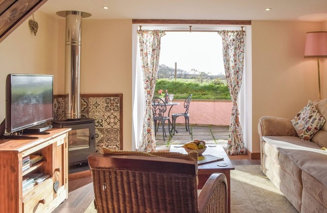 Picked for its superb central location and only 15mins drive to the stunning Ceredigion coastline.