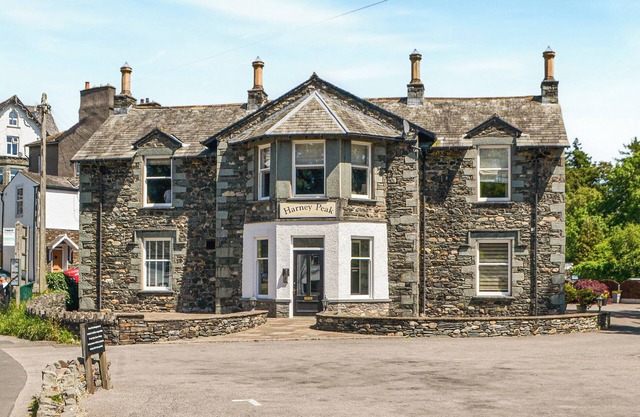 Peaceful village location within walking distance to Keswick.