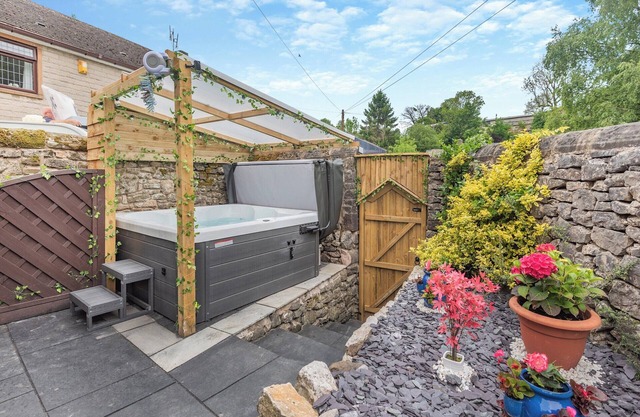 2 bedroom accommodation in Bonsal, near Matlock