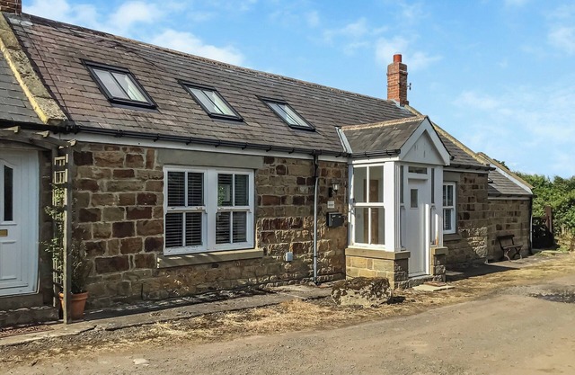 2 bedroom accommodation in Longhorsley, Near Morpeth