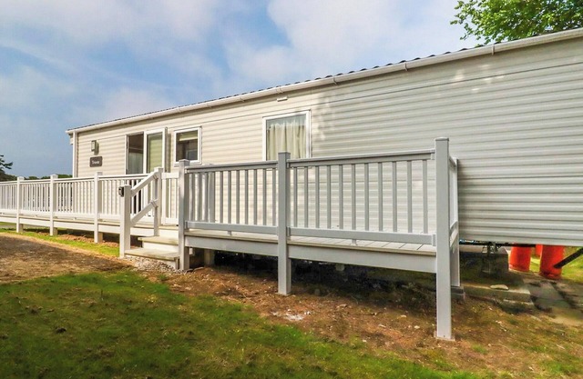 Looking for a relaxing break in scenic surroundings and private lakes near Newquay.
