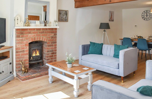 2 bedroom accommodation in Mundesley, near North Walsham