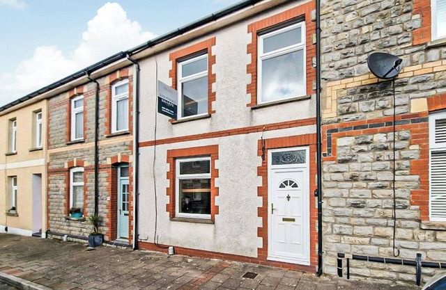 Charming holiday home nestled in the heart of Penarth, situated near the picturesque coastline.