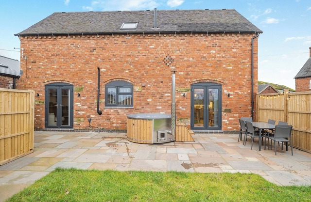 A superb cottage complete with wood-fired hot tub set on a working farm in rural Staffordshire.