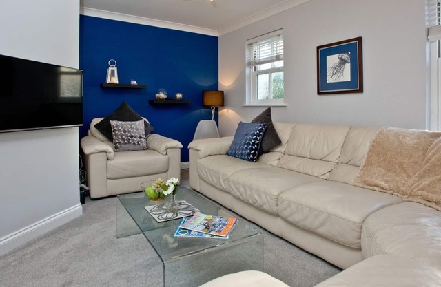 2 bedroom accommodation in Torquay