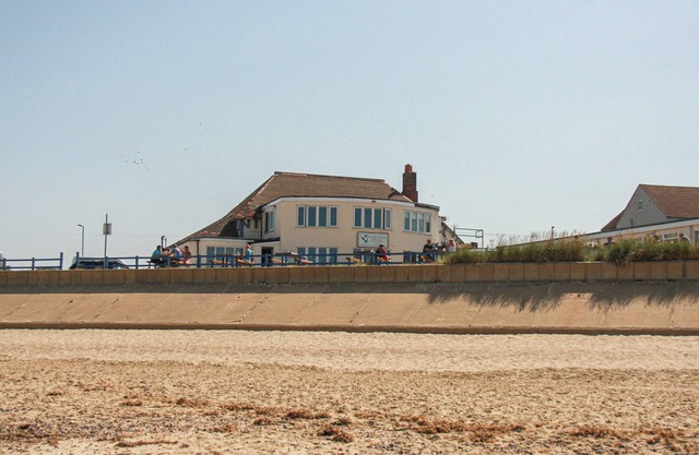 Overlooking the beach, literally a few steps, and you arrive at the sandy beach.