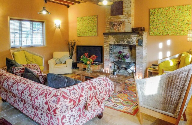 A fabulous converted coach house, with beautiful features and full of character.