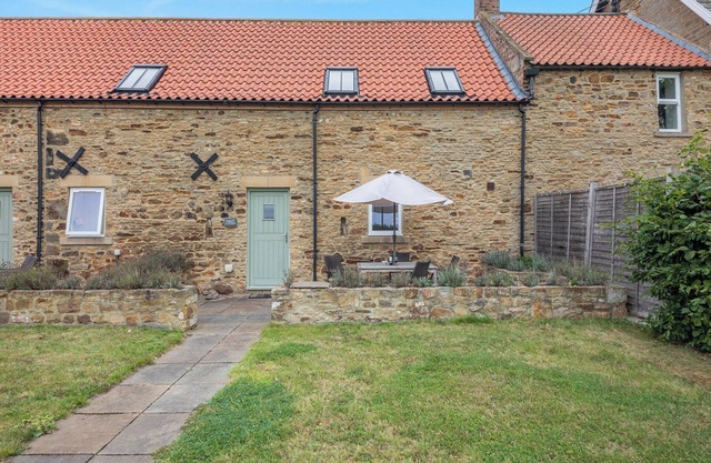 2 bedroom accommodation in Durham