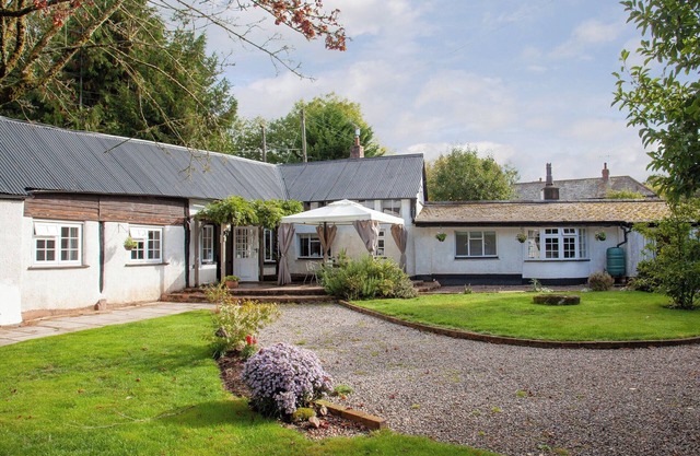Little Millhayes is in a brilliant central location for the coast, countryside and city.