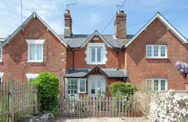 2 bedroom accommodation in Clyst St. George, near Exeter