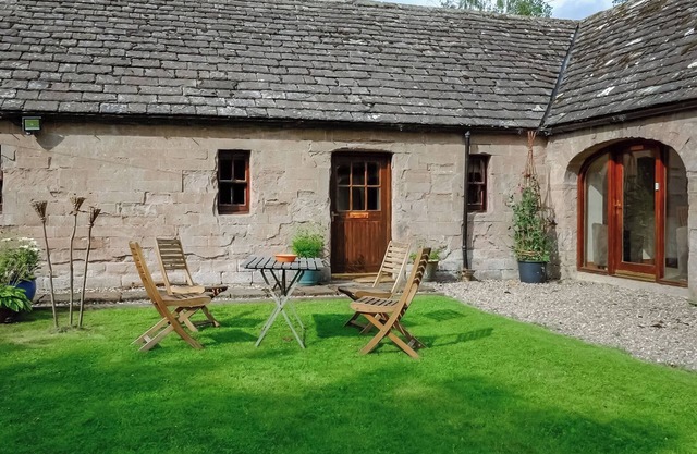 2 bedroom accommodation in Forfar