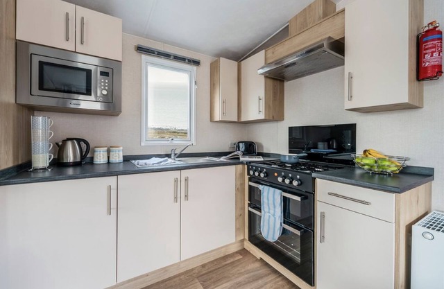 2 bedroom accommodation in Hamble