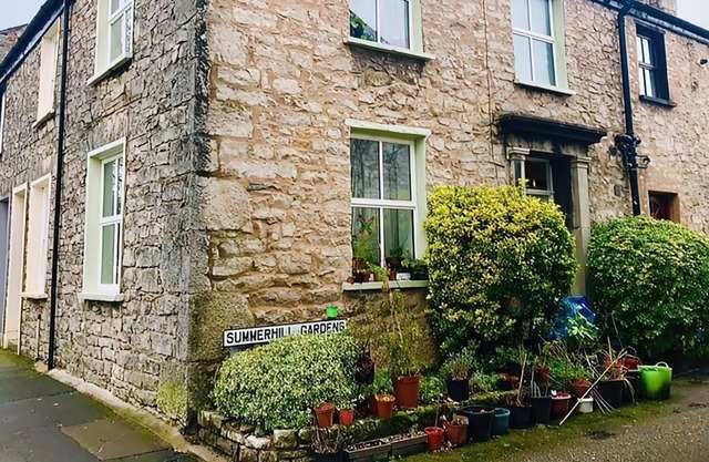 2 bedroom accommodation in Kendal