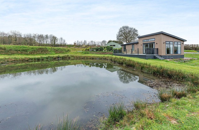 2 bedroom accommodation in Canaston Bridge, near Narberth