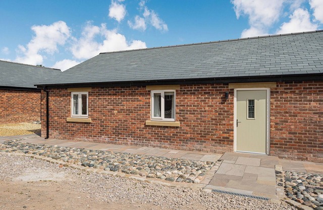2 bedroom accommodation in Lytham