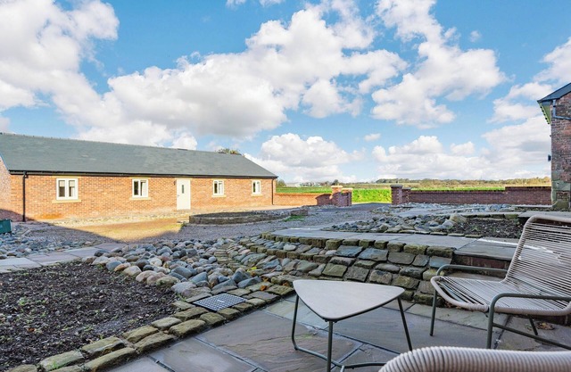 2 bedroom accommodation in Lytham