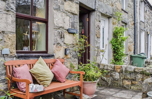 2 bedroom accommodation in Trefor