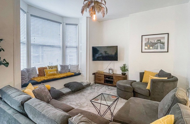 2 bedroom accommodation in Weymouth