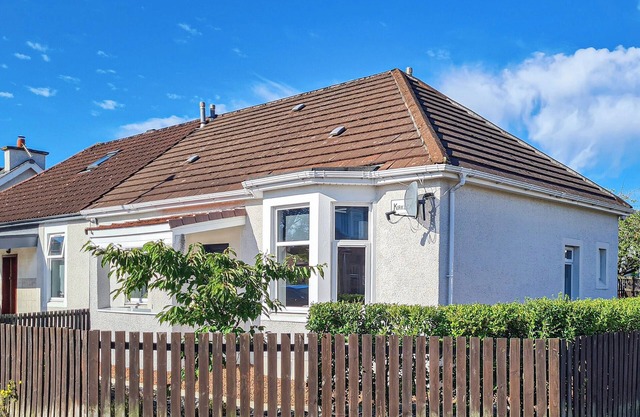 2 bedroom accommodation in Wishaw, North Lanarkshire