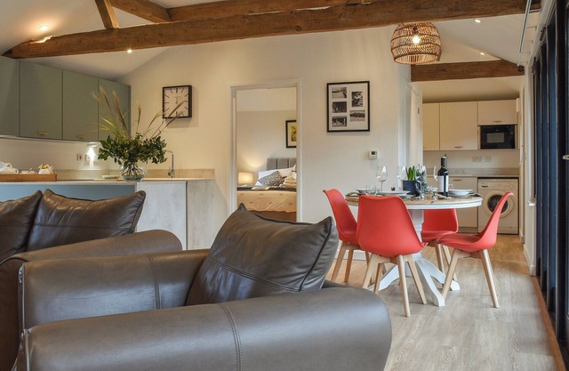 Super accommodation in a beautiful rural setting, you’ll want to stay longer.