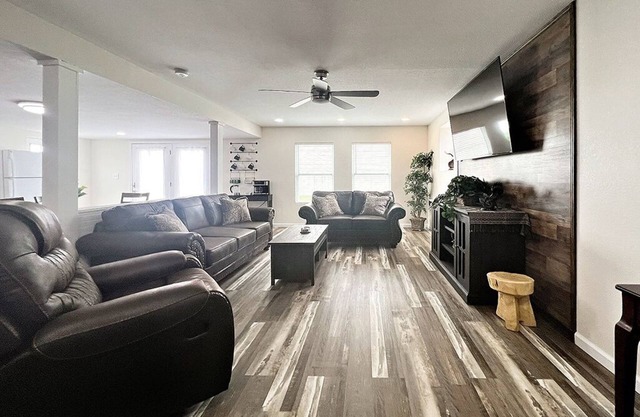 2-bedroom apartment just 17 minutes from University of Tennessee