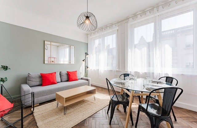 Appartement 2 chambres avec parking, proche métro