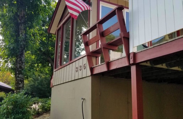 2 bedroom cabin in Linville Land Harbor- close to Beech and Sugar Mtn.!