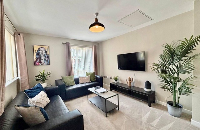2-Bedroom Central Apartment