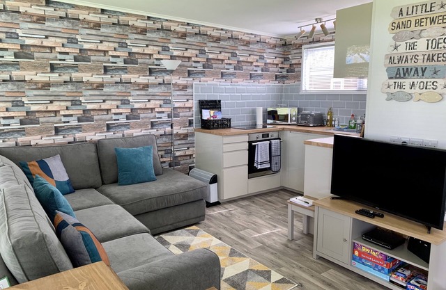 2 Bedroom Chalet, Broadside Chalet Park Stalham, near the Norfolk broads