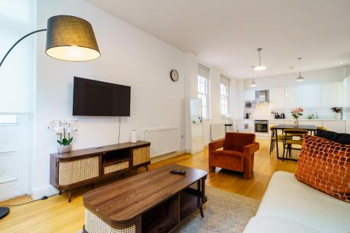 2 Bedroom City Retreat by Regents Park, Prime Camden Location