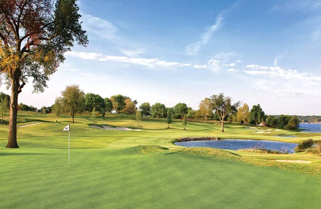 2 Bedroom Condo at Grand Lake!!!