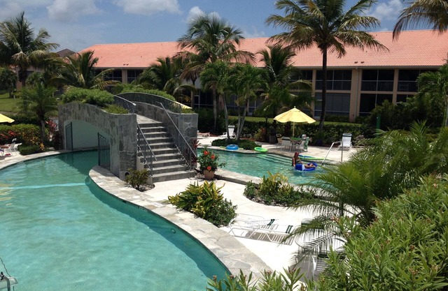 2 BEDROOM CONDO, NAPLES FLORIDA