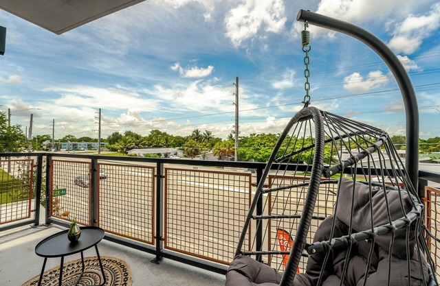 2 Bedroom Condo in Griffin's Apartment
