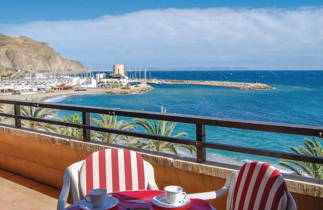 2 Bedroom Cozy Apartment In Aguadulce