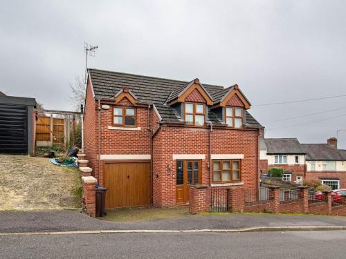2 bedroom exclusive house in Sheffield