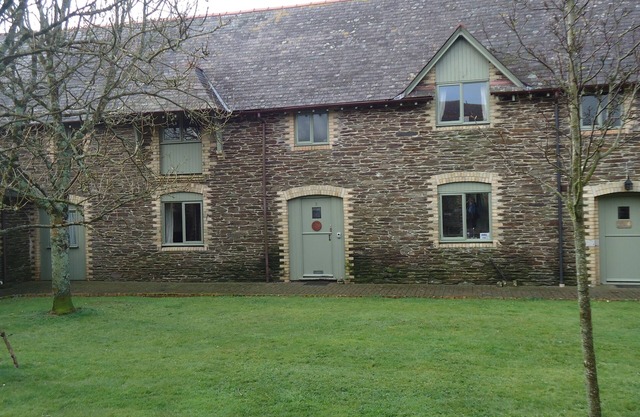 Conversion de 2 chambres (Familiale et Chien) victorienne Grade ll stable