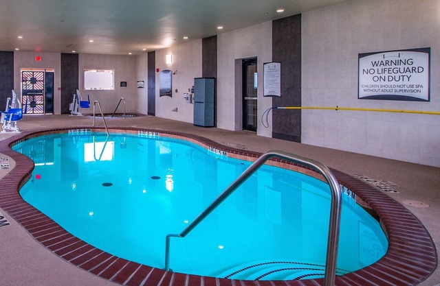 2 Bedroom | Free Breakfast. Indoor Pool & Hot Tub