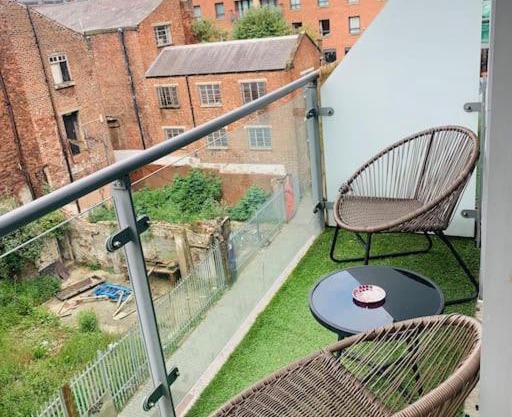 2 Bedroom FREE Parking by Concert Square sleeps 8
